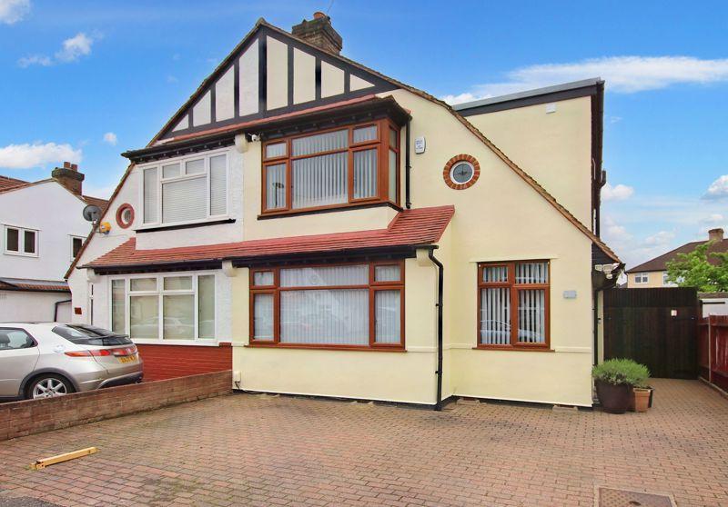 Stoneleigh Park Avenue, Shirley 4 bed semidetached house for sale £