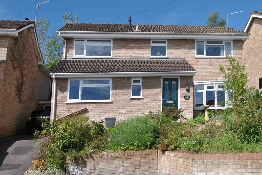 Mendip Close, Axbridge 3 bed detached house £1,300 pcm (£300 pw)