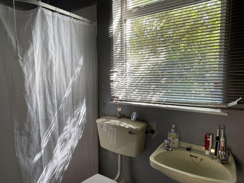 Ground Floor Shower