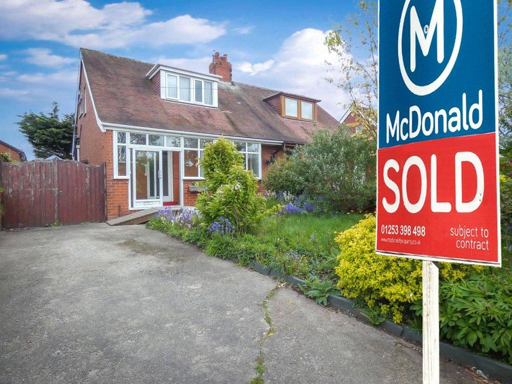 Poulton Road, Carleton, PoultonLeFylde 3 bed bungalow £164,950