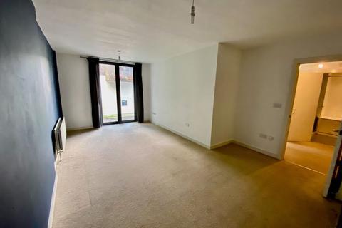 2 bedroom flat for sale, Cuthbert Court, Whyteleafe