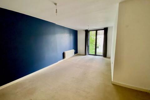 Flat 15, Cuthbert Court Godstone Road, Whyteleafe, CR3 0GD