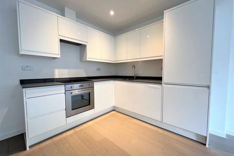 2 bedroom apartment to rent - Hubert Road, Brentwood CM14