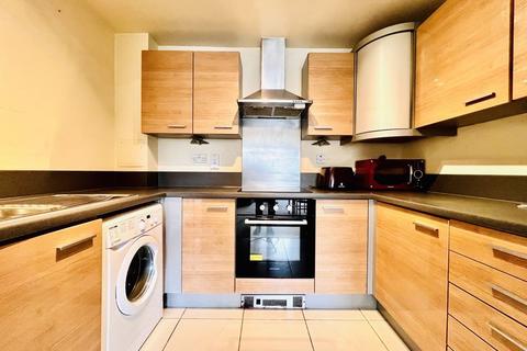 1 bedroom flat to rent, High Street, Stratford E15