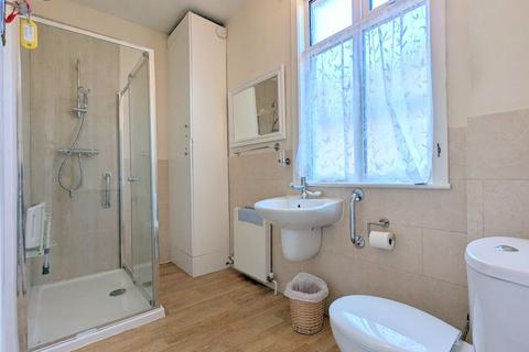 35 Colonial Road, Feltham, TW14 8AA