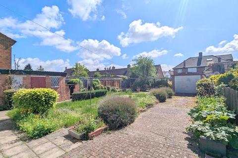 35 Colonial Road, Feltham, TW14 8AA