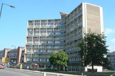 3 bedroom flat to rent, JIM GRIFFITHS HOUSE, CLEM ATTLEE COURT, SW6 7RY