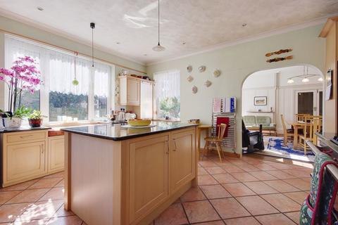 14 Talbot Avenue, Bournemouth, BH3 7HX