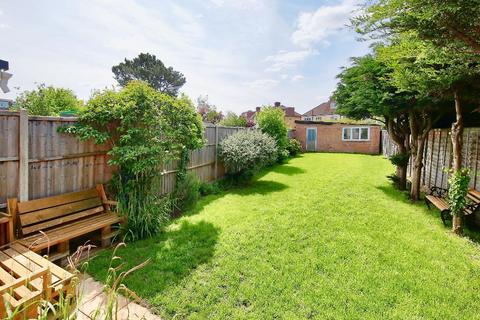 4 bedroom end of terrace house to rent, Martin Way, London, SM4 4AW