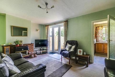 3 Meadway, Warlingham, CR6 9RW