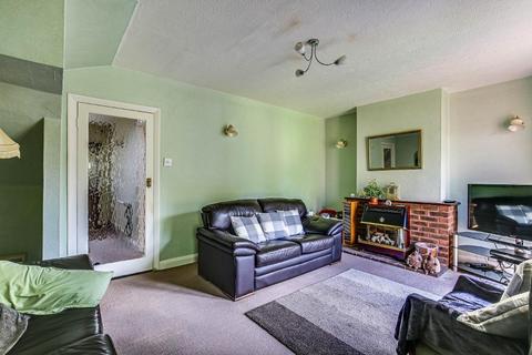 3 Meadway, Warlingham, CR6 9RW