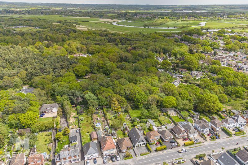 Fairmile Road, Christchurch, BH23 4 bed detached house for sale £650,000