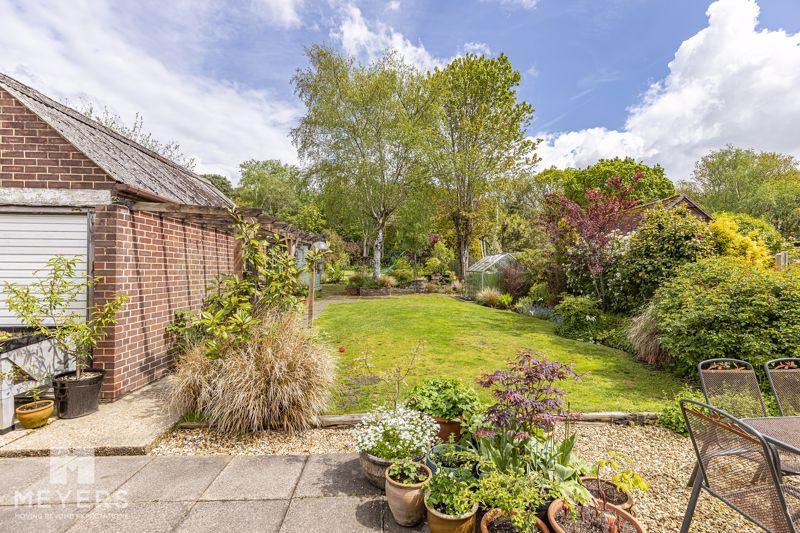 Fairmile Road, Christchurch, BH23 4 bed detached house £650,000