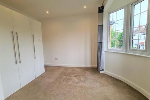 2 bedroom flat for sale, Fallow Court Avenue, London, N12
