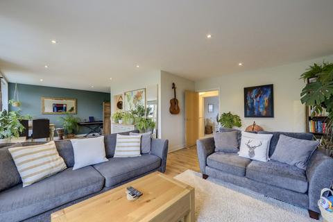 Flat 9, 3 Highfield Close, Hither Green, London, SE13 6UN
