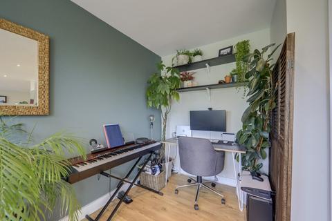Flat 9, 3 Highfield Close, Hither Green, London, SE13 6UN