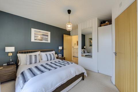 Flat 9, 3 Highfield Close, Hither Green, London, SE13 6UN