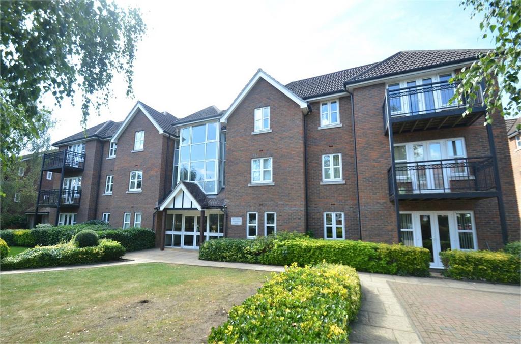 Beckenham Grove, Bromley, BR2 2 bed ground floor flat £1,700 pcm (£
