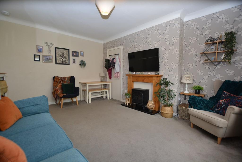 Gilmour Street, Stewarton... 2 bed ground floor flat £95,000