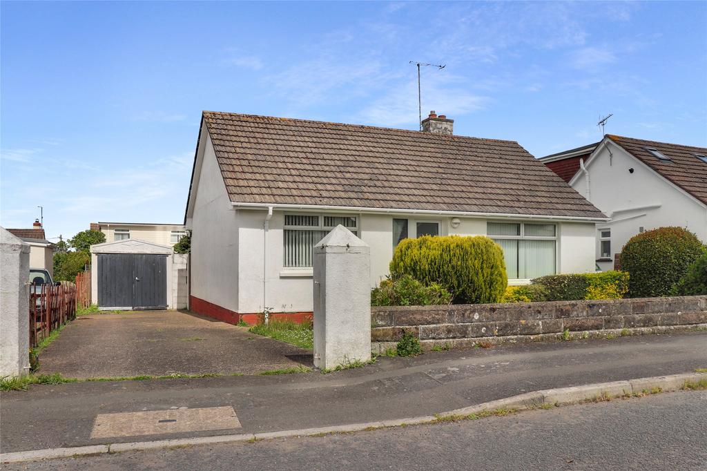 Ballards Crescent, West Yelland, Barnstaple, Devon, EX31 2 bed bungalow