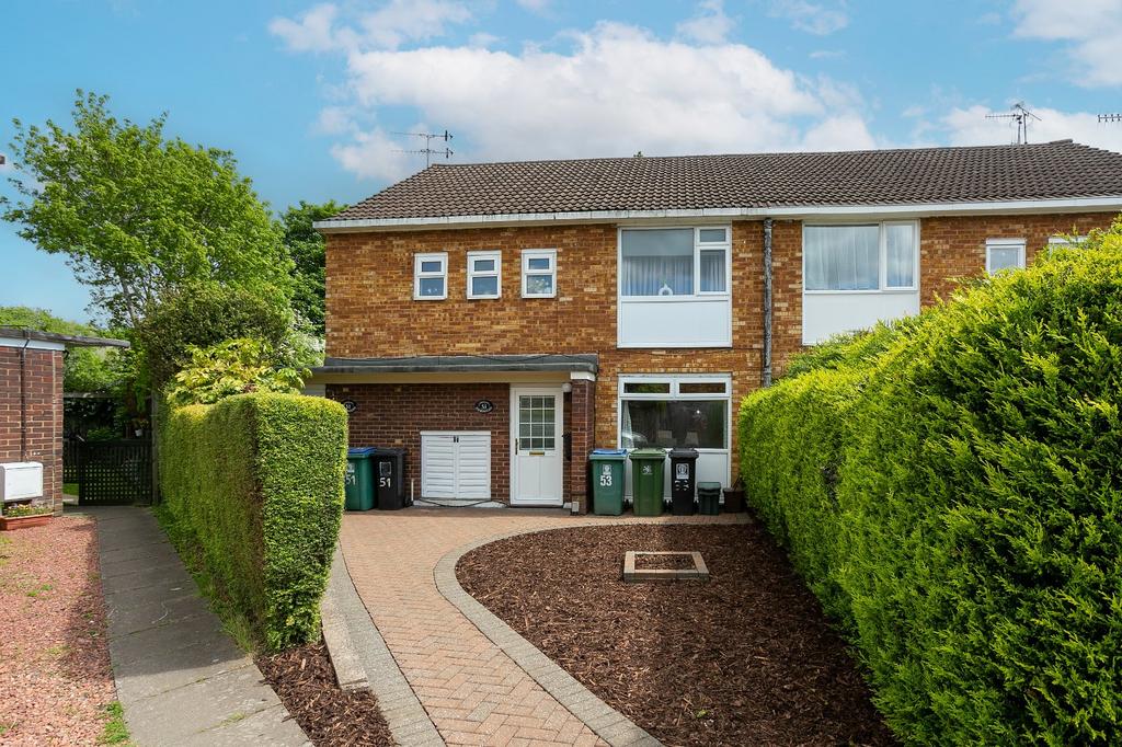 Heronslea, Watford, Hertfordshire, WD25 2 bed for sale £299,995
