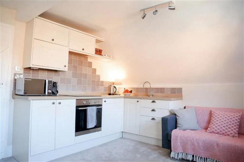 Aylesbury Road, Winslow, Buckingham, MK18 1 bed flat to rent £1,050 pcm (£242 pw)