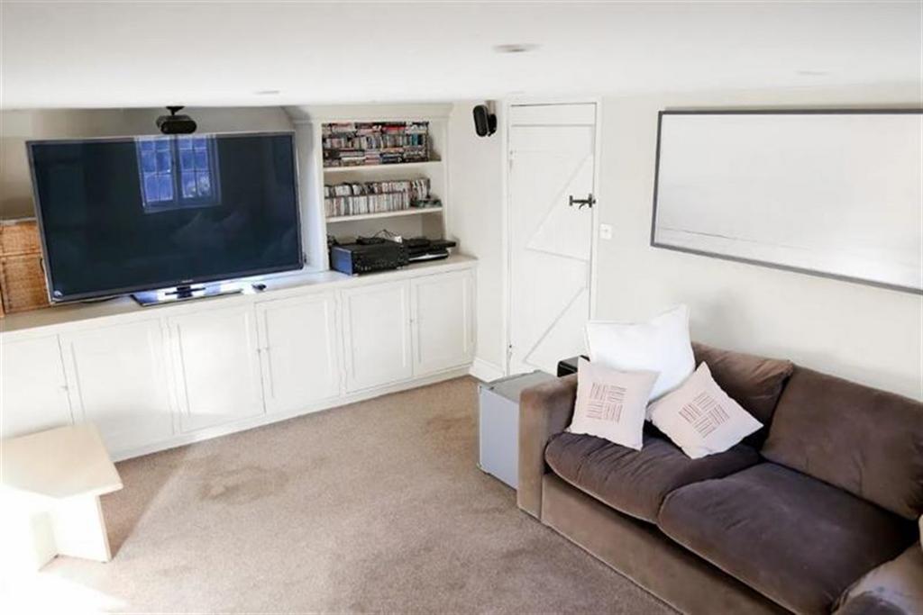 Aylesbury Road, Winslow, Buckingham, MK18 1 bed flat to rent £800 pcm (£185 pw)