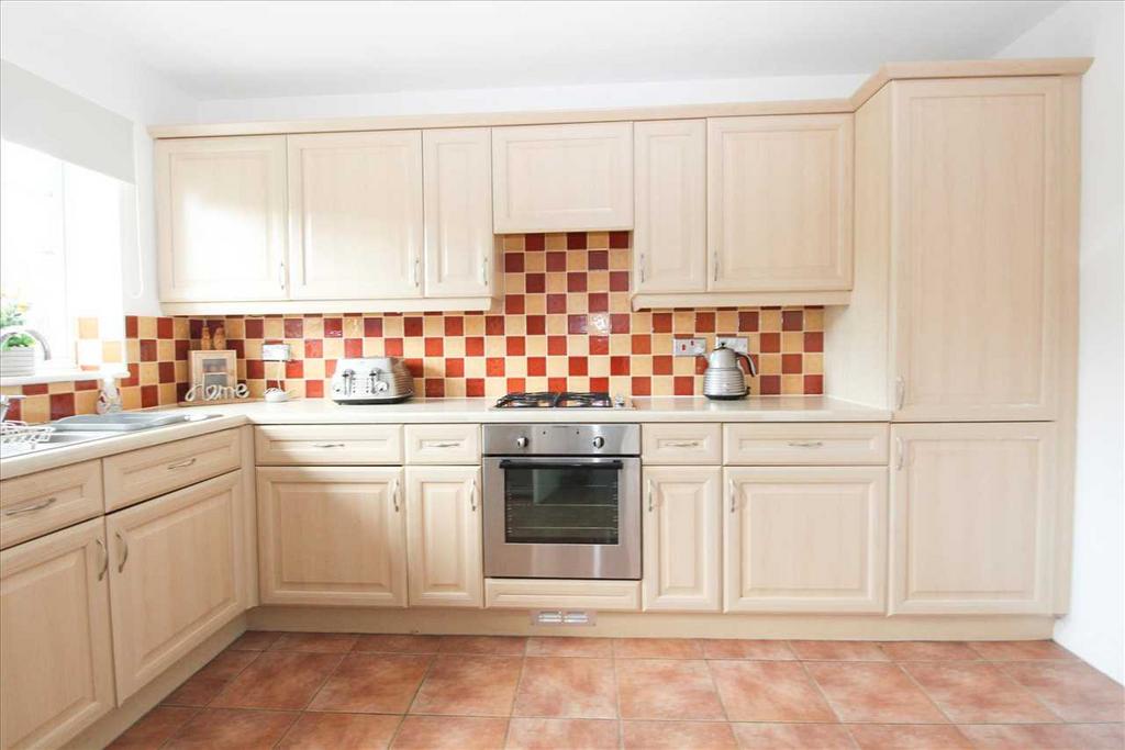 Kitchen /