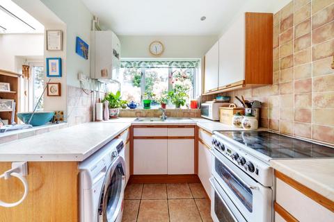 19 Titian Avenue, Bushey Heath, Bushey, WD23 4GB