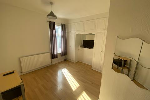 25 Bishop Road, Liverpool, L6 0BJ