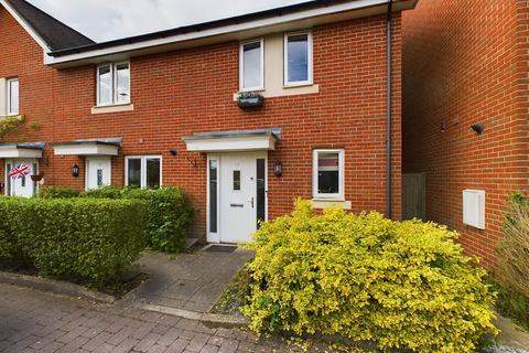3 bedroom end of terrace house for sale, Milton Place, High Wycombe
