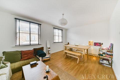 2 bedroom flat to rent, Broadway Market, London Fields