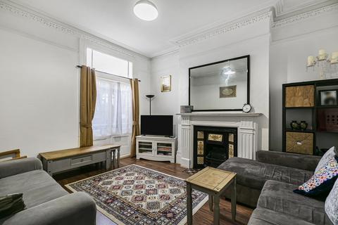 15 Mildenhall Road, London, E5 0RT