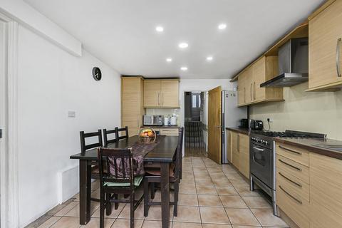 15 Mildenhall Road, London, E5 0RT