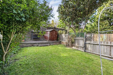 15 Mildenhall Road, London, E5 0RT