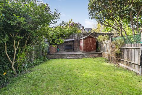 15 Mildenhall Road, London, E5 0RT