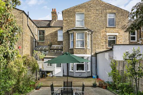 15 Mildenhall Road, London, E5 0RT