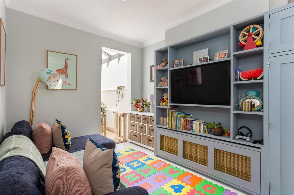 Snug/Playroom