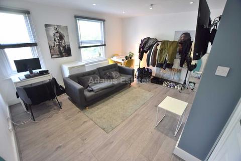 6 bedroom terraced house to rent - Kings Road, Reading