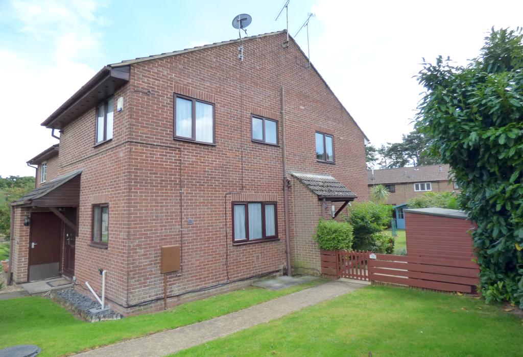 121A Viscount Walk, Bournemouth, Dorset 1 bed terraced house £900 pcm