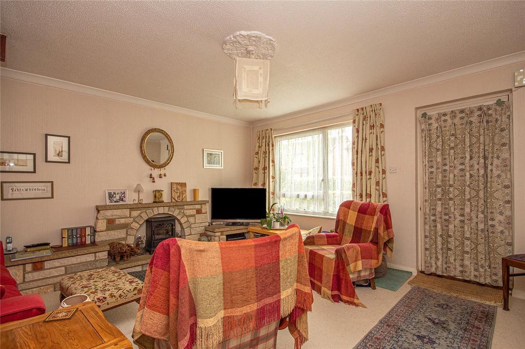 Forresters Drive, Welwyn Garden City... 3 bed semidetached house £390,000
