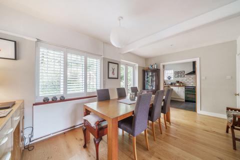 20 Abbots Close, Guildford, GU2 7RW