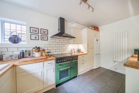 20 Abbots Close, Guildford, GU2 7RW