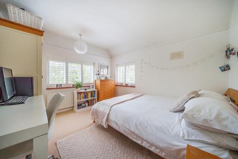 20 Abbots Close, Guildford, GU2 7RW