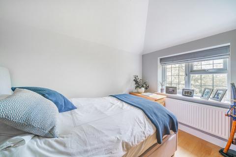 20 Abbots Close, Guildford, GU2 7RW