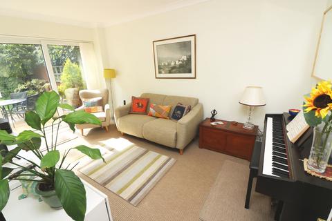 12 Chiltern Close, Staines-upon-thames, TW18 2BU