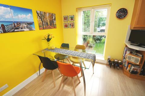 12 Chiltern Close, Staines-upon-thames, TW18 2BU