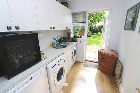 12 Chiltern Close, Staines-upon-thames, TW18 2BU