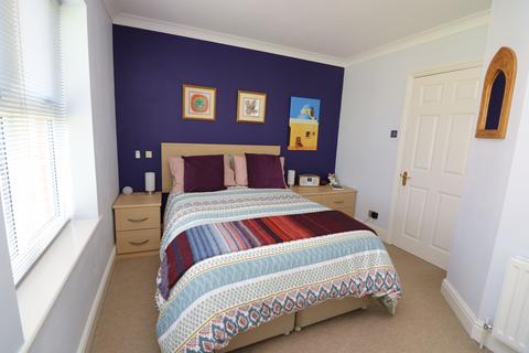 12 Chiltern Close, Staines-upon-thames, TW18 2BU