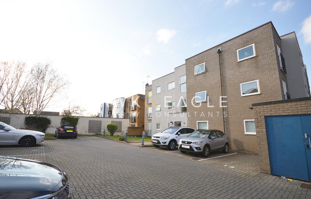 Prince Avenue, Westcliff on Sea, SS0 Parking £100 pcm (£23 pw)